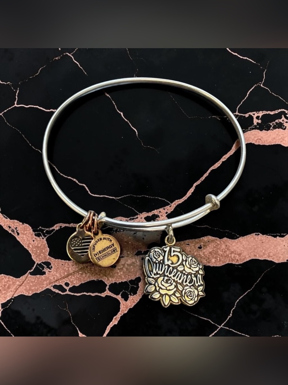 🏷️‼️5/$25🏷️‼️💛ALEX & ANI💛Tri-Color Quinceañera Charm Bangle/EUC